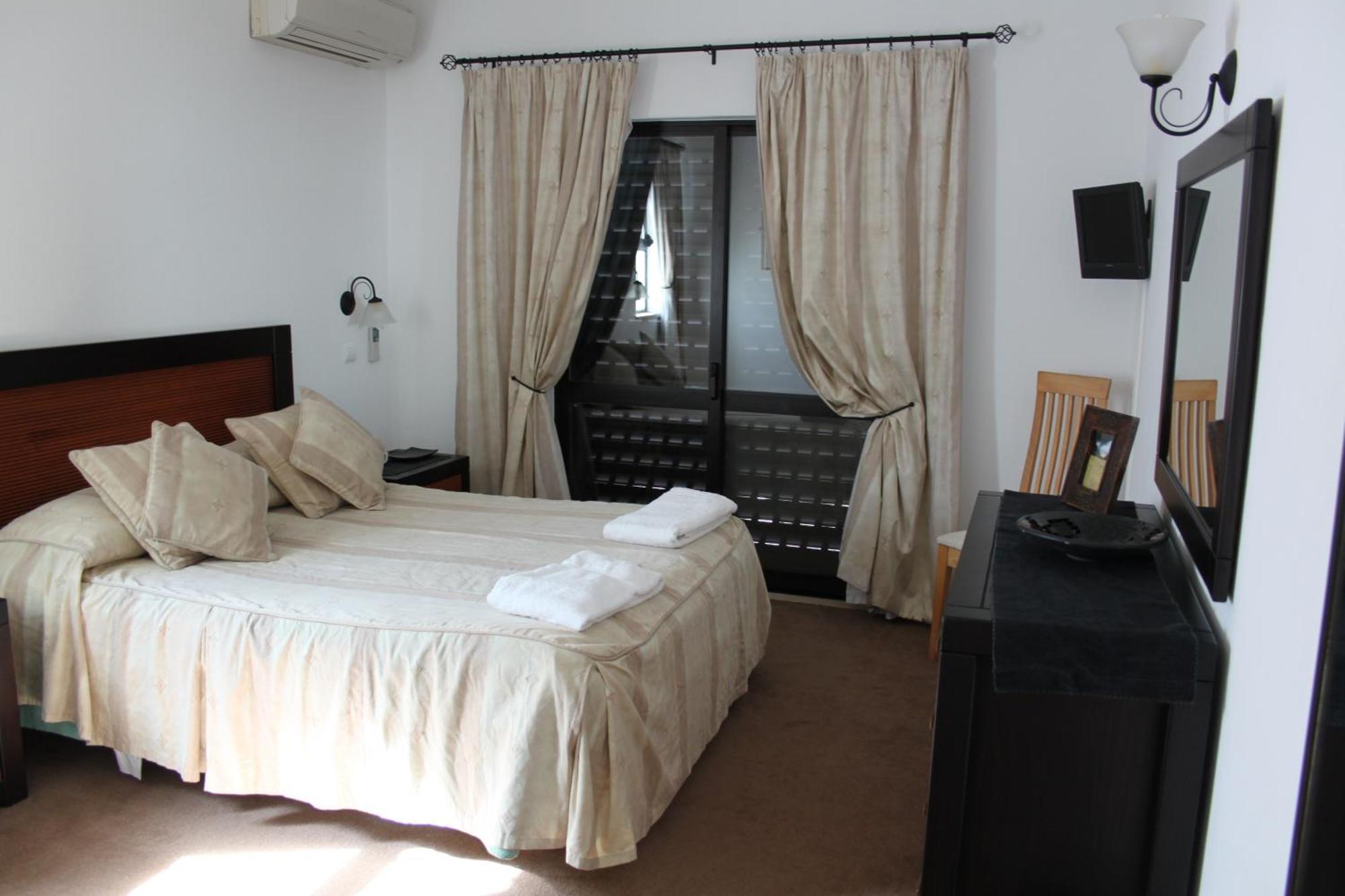 Alto Club Apartments Alvor Esterno foto